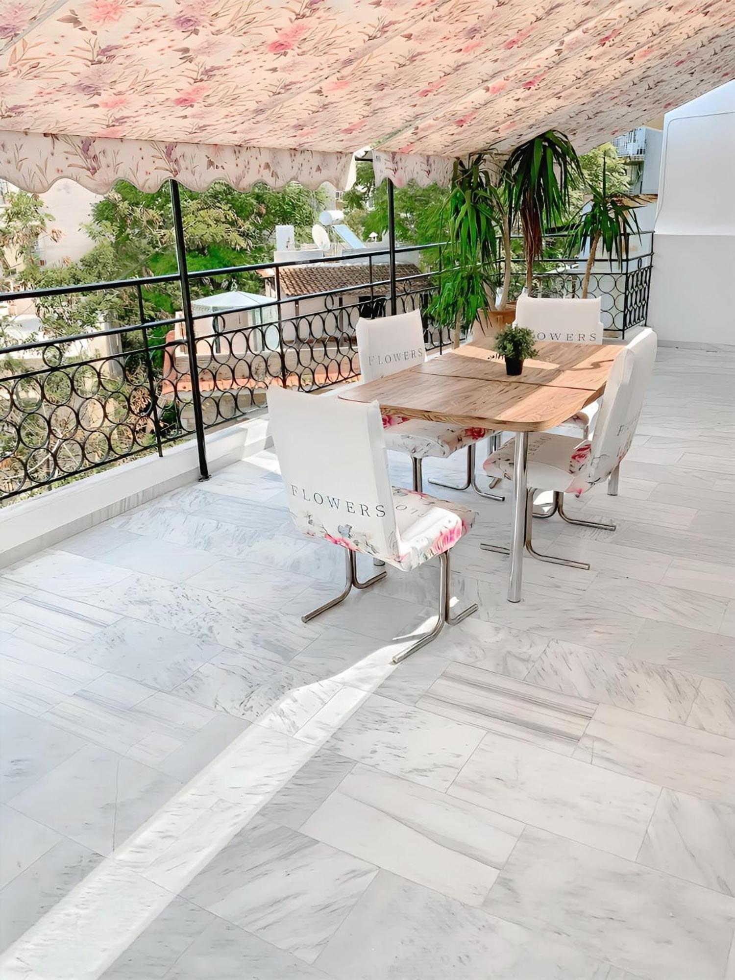 Chateau Lykabettus Atene Esterno foto